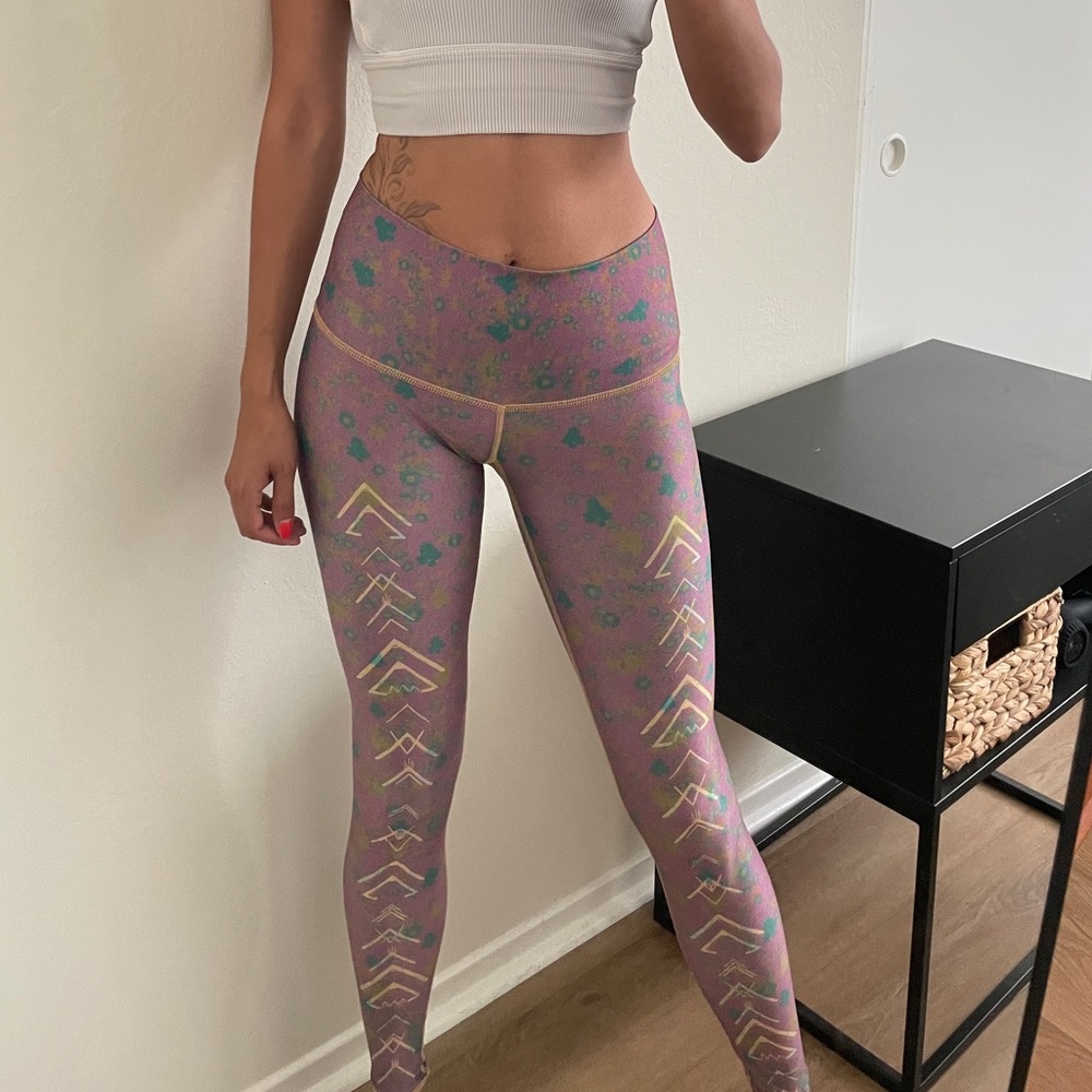 Teeki Hot Pant Legging sz Small